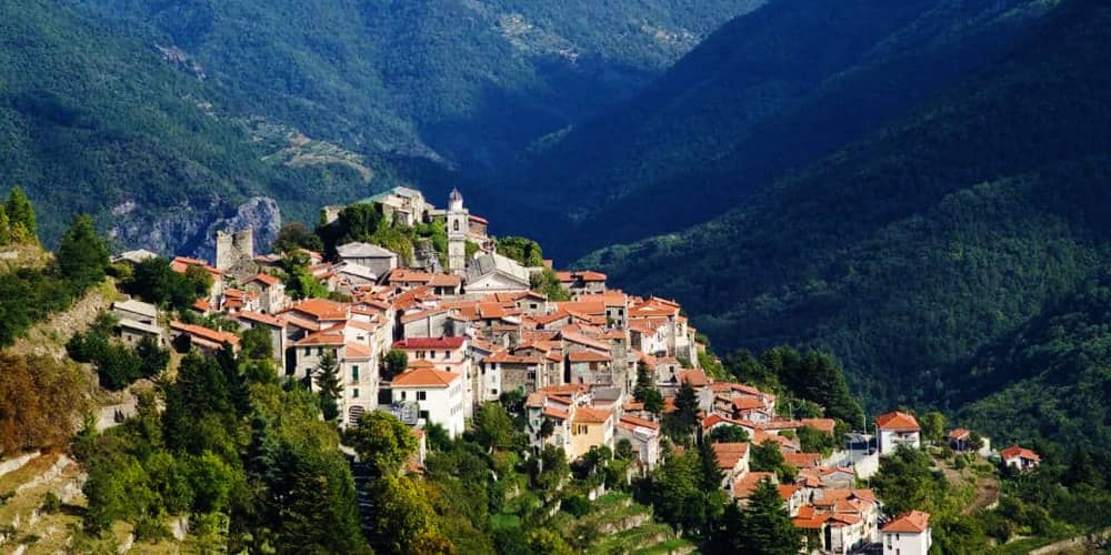 Pane, monti e magia: Triora, il paese delle streghe 